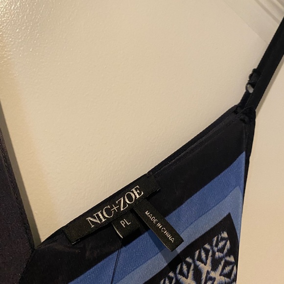 Handkerchief dress - Picture 6 of 6